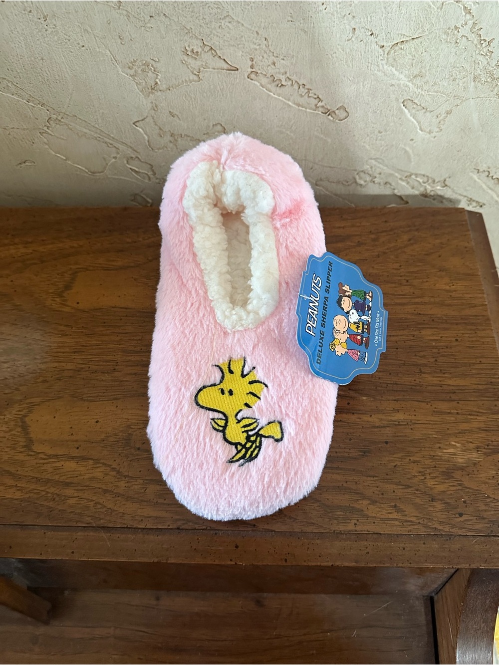 Peanuts Deluxe Pink Sherpa Slippers Embroidered Woodstock One Size Fits Most NWT